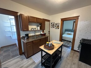 888 Sherburne Ave in St. Paul, MN - Building Photo - Building Photo