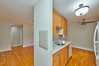1626 W Estes Ave in Chicago, IL - Building Photo - Building Photo