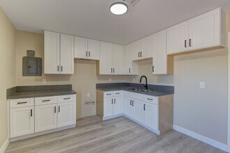 1940 Merze Ave in Henderson, NV - Foto de edificio - Building Photo