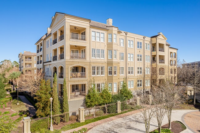 The Crescent at University Lake Condominiums in Baton Rouge, LA - Building Photo - Building Photo