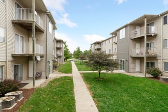 Cambridge Apartments in Fremont, NE - Foto de edificio - Building Photo