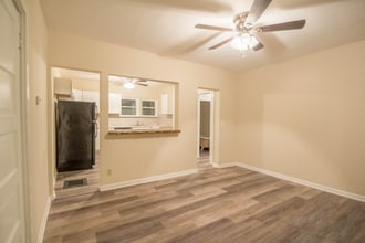 37914 2nd St in Willoughby, OH - Foto de edificio - Building Photo