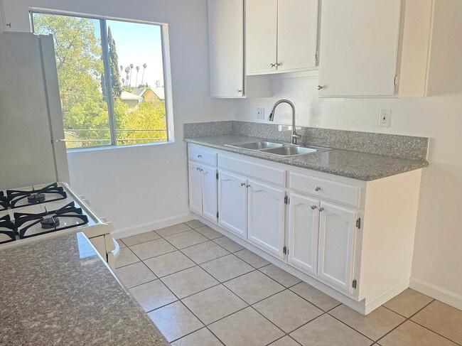 407 N Avenue 50, Unit 407 N AVE 50 #211 in Los Angeles, CA - Foto de edificio - Building Photo