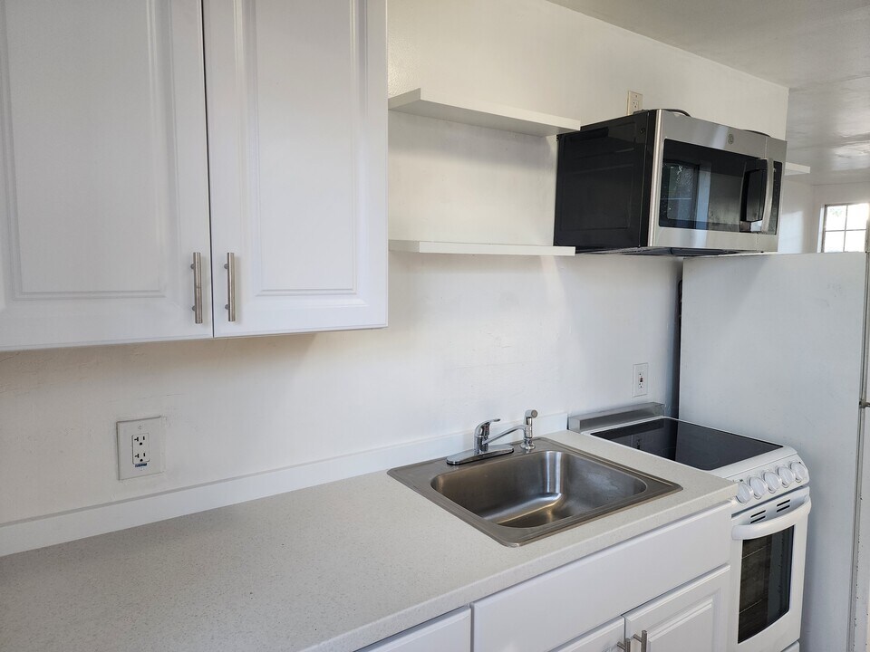 6116 Brooklyn Ave in San Diego, CA - Building Photo