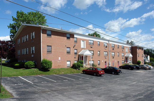 Riverstone Apartments in Norristown, PA - Building Photo - Building Photo