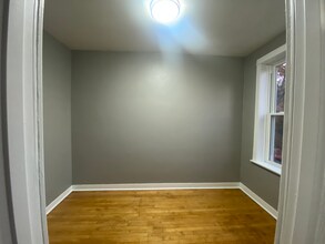 3001 W 41st St, Unit 2F in Chicago, IL - Building Photo - Building Photo