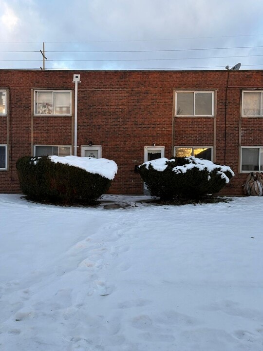 5974 Glenway Dr in Brook Park, OH - Building Photo