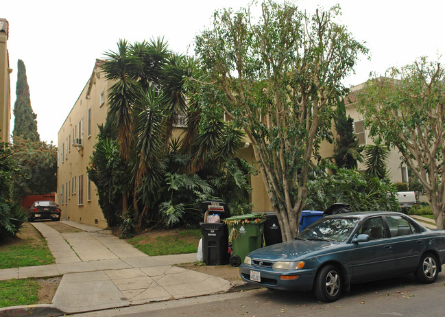 636 N Genesee Ave in Los Angeles, CA - Building Photo - Building Photo