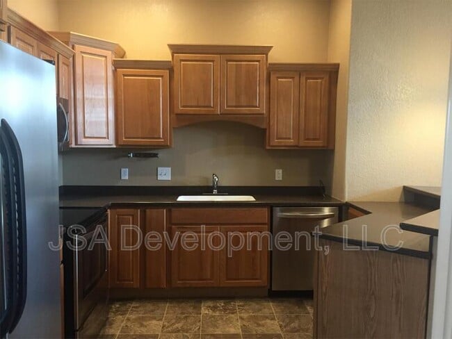 612 Jefferson St in Waterloo, IA - Building Photo - Building Photo