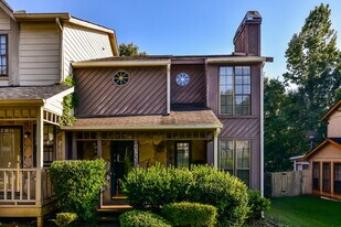 4723 Old Highgate Entry in Stone Mountain, GA - Building Photo