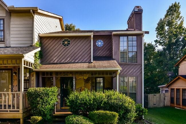 property at 4723 Old Highgate Entry