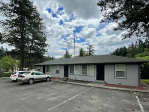 840 E Columbia Way in Troutdale, OR - Building Photo - Primary Photo