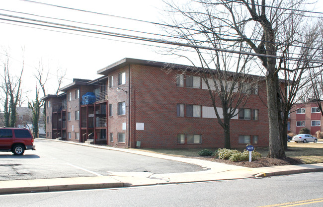 Marbrook Apartments in Pikesville, MD - Building Photo - Building Photo