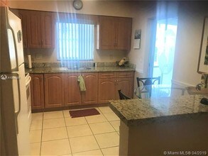 141 NE 10th Ave-Unit -18A in Hallandale Beach, FL - Building Photo - Building Photo