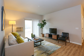 Plank Trail Apartments in Sheboygan Falls, WI - Foto de edificio - Interior Photo