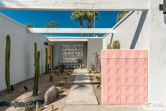 750 E Alexander Way in Palm Springs, CA - Building Photo - Building Photo