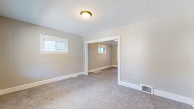 3043 W 105th St in Cleveland, OH - Building Photo - Building Photo