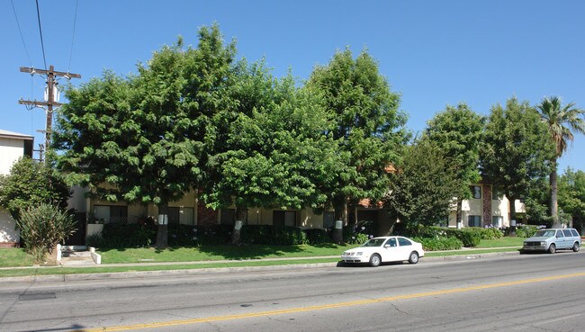 7061 Whitsett Ave in North Hollywood, CA - Building Photo - Building Photo