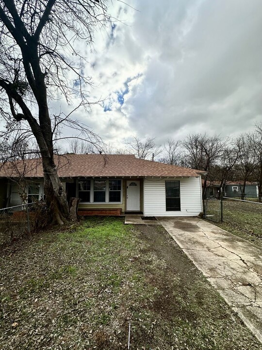 1806 Fairview Dr in Killeen, TX - Building Photo