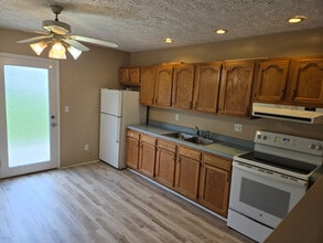 145 Orchard View Ln in Blanchester, OH - Building Photo - Building Photo