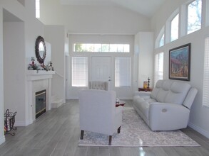 1975 Thunder Ridge Cir in Henderson, NV - Building Photo - Building Photo