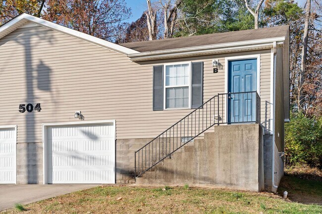 504 Luxury Dr in Clarksville, TN - Building Photo - Building Photo