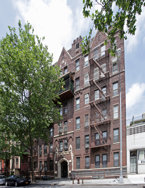 145 Hooper St in Brooklyn, NY - Building Photo