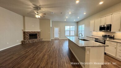 2006 Kenwood Ave in Lubbock, TX - Building Photo - Building Photo