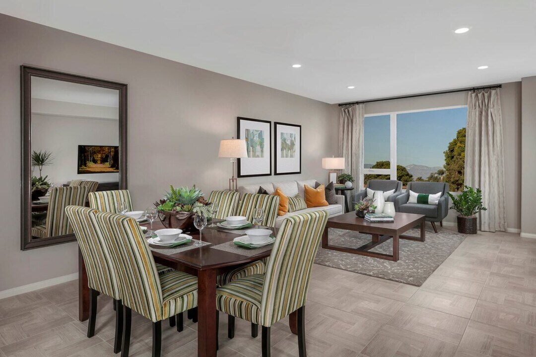 9559 Firestone Blvd in Downey, CA - Building Photo