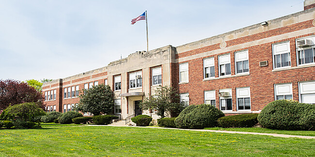 KM Smith in Nanticoke, PA - Foto de edificio - Building Photo