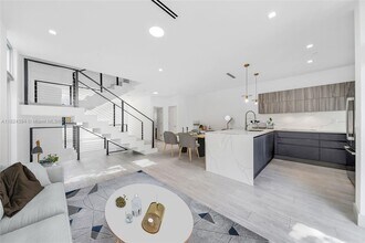 2926 Bird Ave in Miami, FL - Building Photo - Building Photo