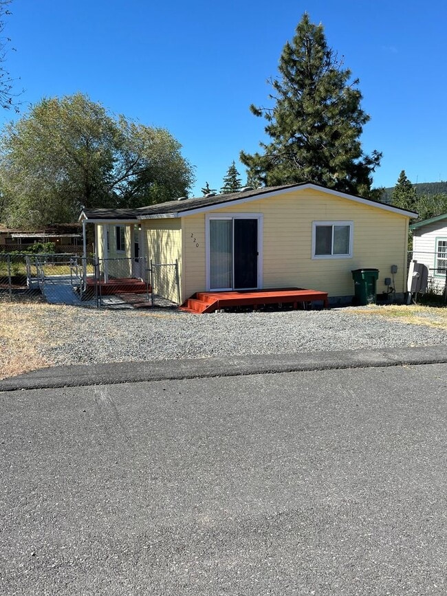property at 220 Van Ness St