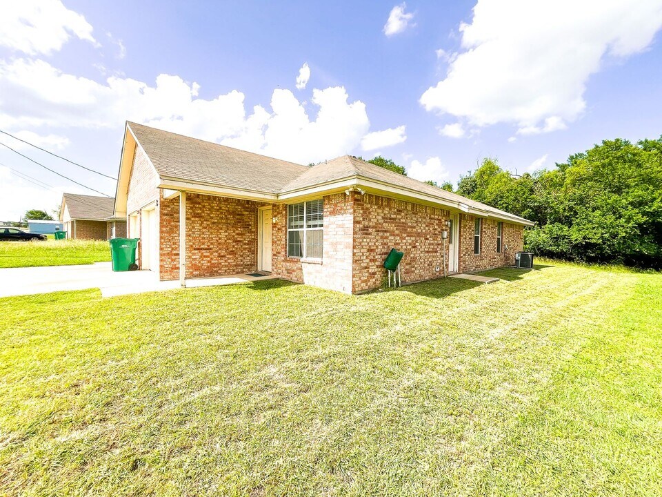 2203 Indian Trail in Harker Heights, TX - Building Photo