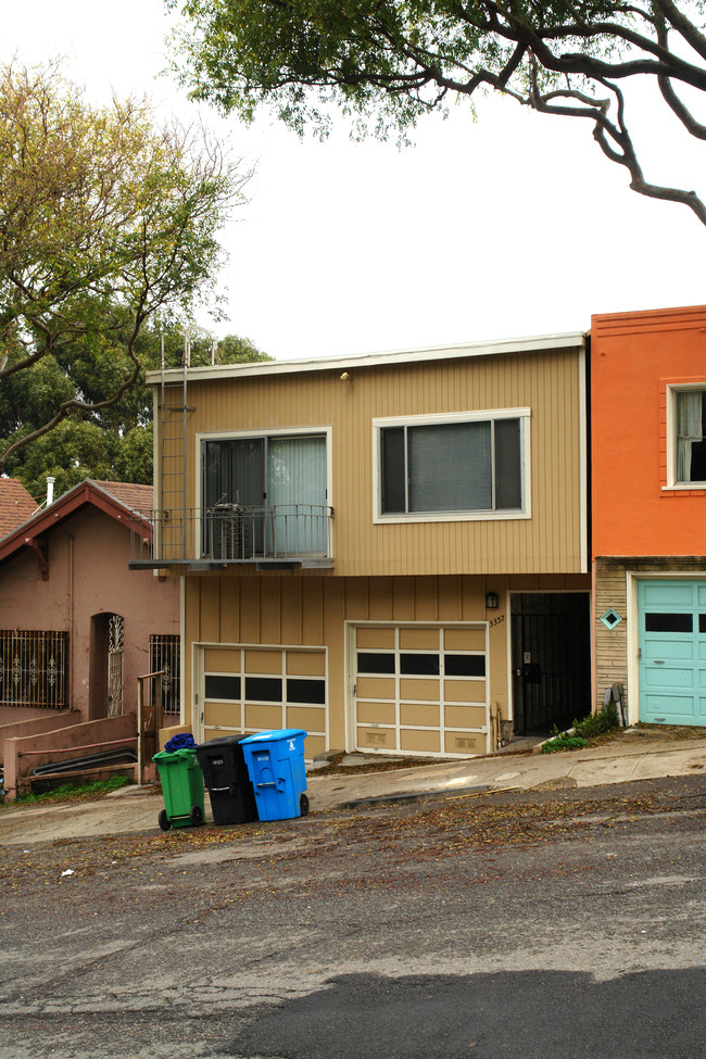 3357 Folsom St in San Francisco, CA - Foto de edificio - Building Photo