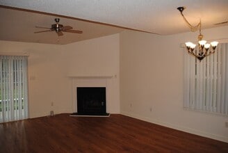 3122 Country Club Rd in New Bern, NC - Building Photo - Building Photo