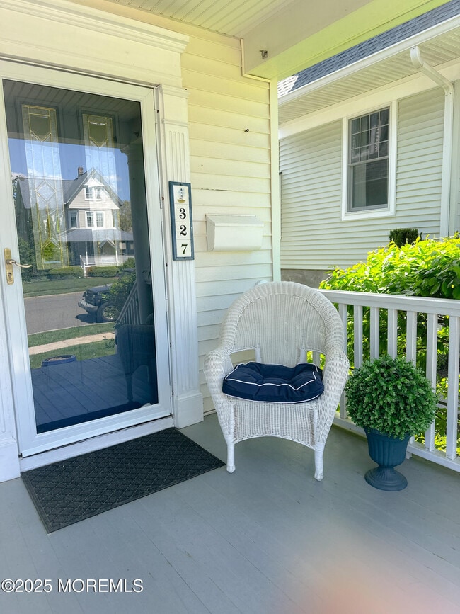 327 Woodland Ave in Avon By The Sea, NJ - Building Photo - Building Photo