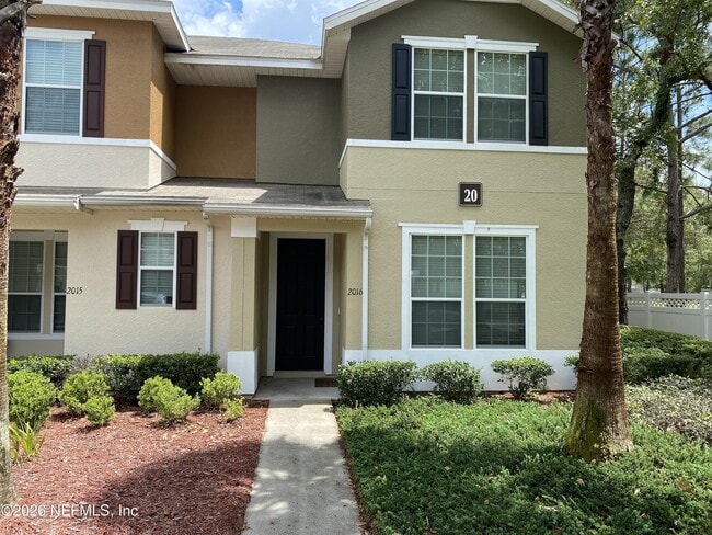 property at 4220 Plantation Oaks Blvd
