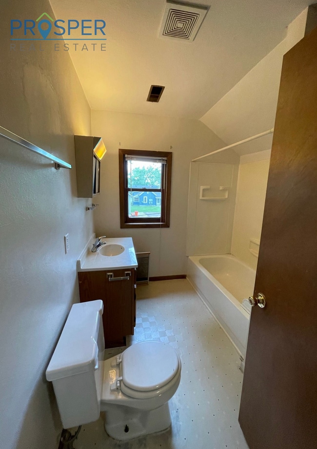 property at 716 Niagara St