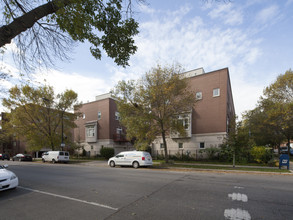 2000 W Summerdale Ave in Chicago, IL - Foto de edificio - Building Photo