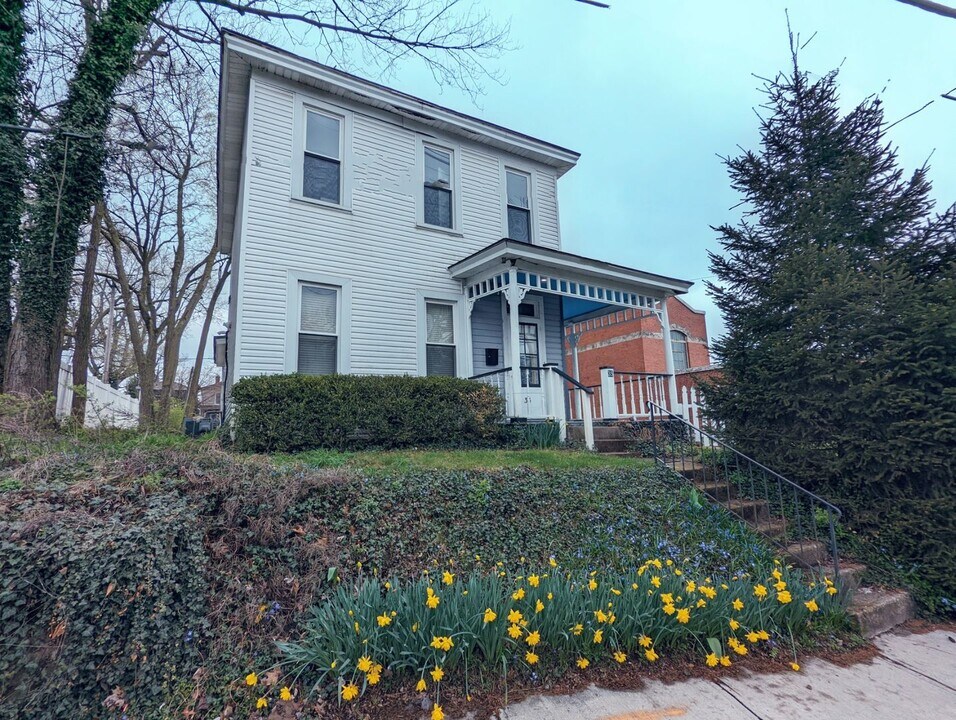 35 E Arcadia Ave in Columbus, OH - Building Photo