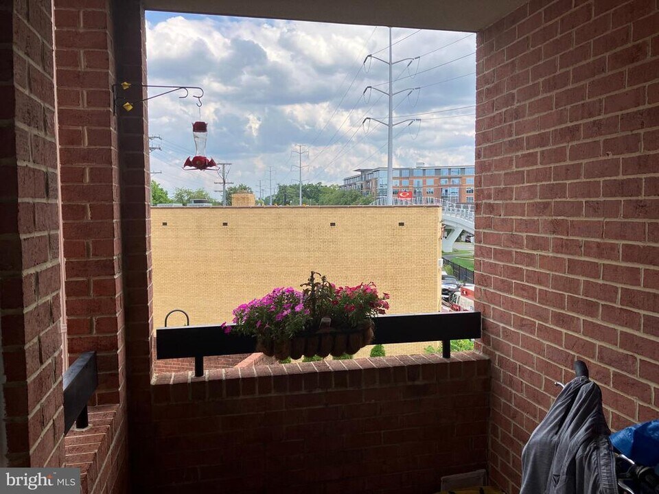 6924 Fairfax Dr in Arlington, VA - Building Photo