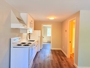 29 Cross Street in Quechee, VT - Building Photo - Interior Photo