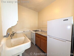 4 Cogswell Ave in Cambridge, MA - Building Photo - Building Photo