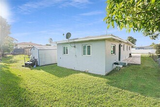 15331 Railroad Dr in Opa Locka, FL - Building Photo - Building Photo
