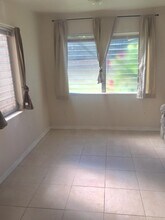 144 Park Ave in Lake Park, FL - Building Photo - Building Photo