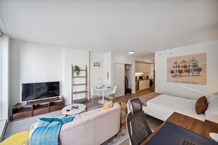 8 10th St in San Francisco, CA - Building Photo