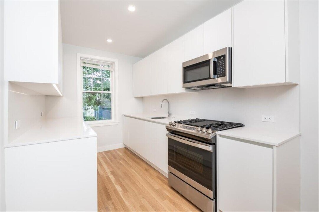 7 Forest St, Unit 4 in Cambridge, MA - Building Photo