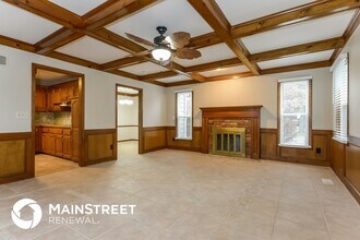 1624 NE Debonair Dr in Lee's Summit, MO - Building Photo - Building Photo