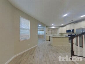 12447 Trailhead Dr, Unit 214 in Bradenton, FL - Building Photo - Building Photo