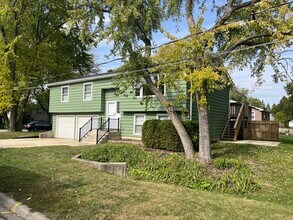 1517 Sherman Ave in Geneva, IL - Foto de edificio - Building Photo